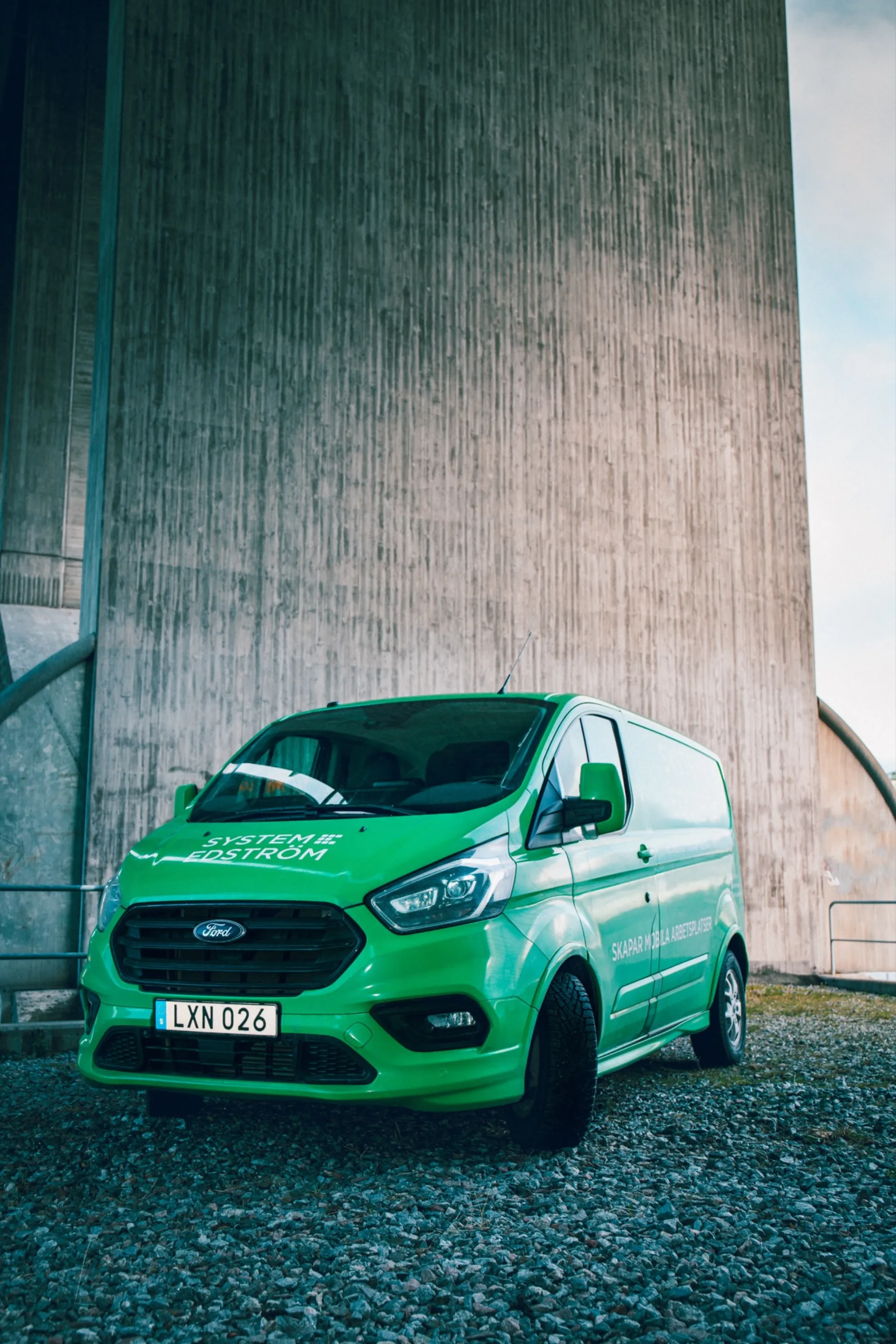 Komplett bilinredning med hyllsystem och lådor